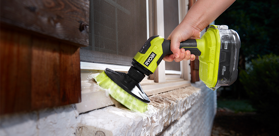 Telescopic and Compact Power Scrubbers Ryobi